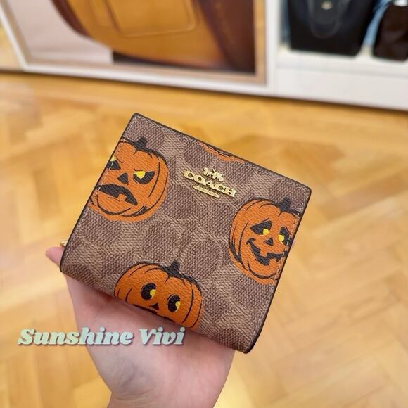 NWT COACH 2025 Snap Wallet In Signature Canvas Halloween pumpkin CCR19 - Picture 1 of 7